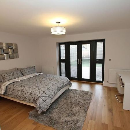 Lovely One Bed Apartment-Near All Transport-Village-Freeparking London Exterior foto