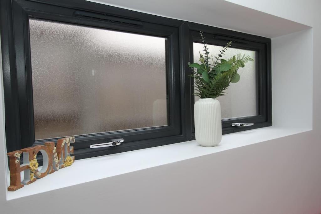 Lovely One Bed Apartment-Near All Transport-Village-Freeparking London Exterior foto